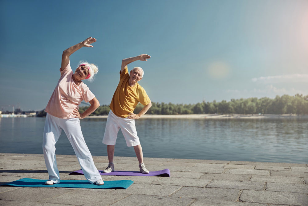 Scopri i vantaggi dell'attività fisica per gli anziani di 80 anni e i rischi correlati all'inattività. Leggi i consigli professionali e caldi per praticare esercizi adeguati per una vita sana e attiva.